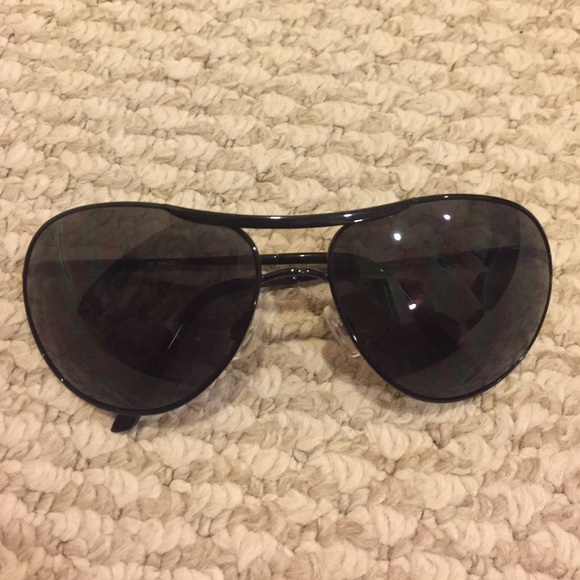 BNWOT black sunglasses
