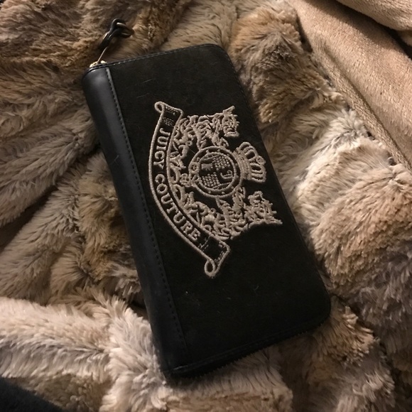 BLACK JUICY COUTURE WALLET matches purse