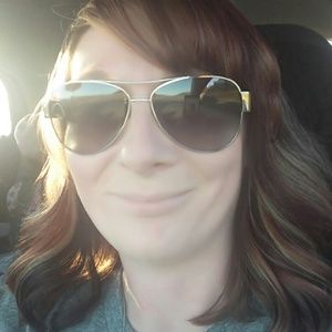 Meet your Posher, Avah