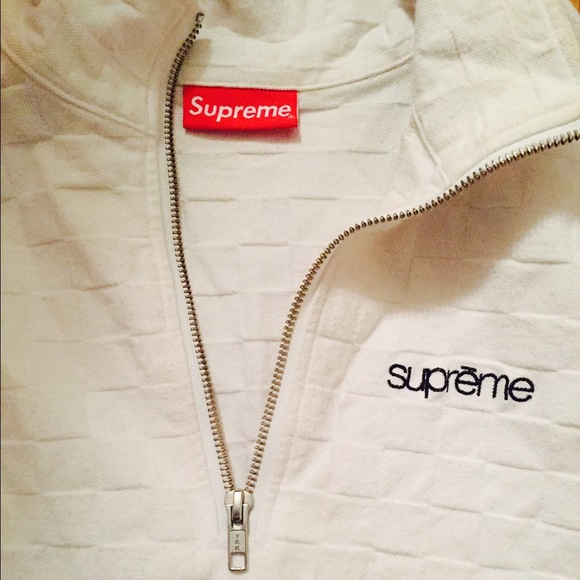 Supreme pullover.