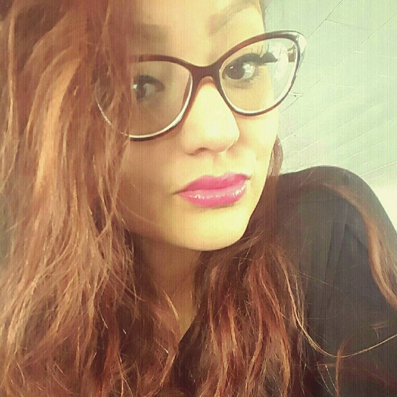 Meet your Posher, Tava