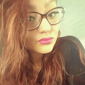 Meet your Posher, Tava