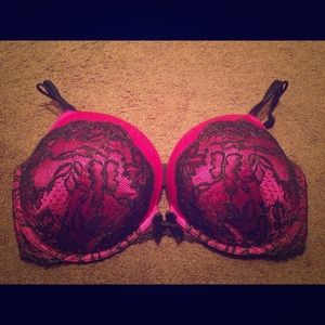 Victoria's Secret Very Sexy "plunge" bra