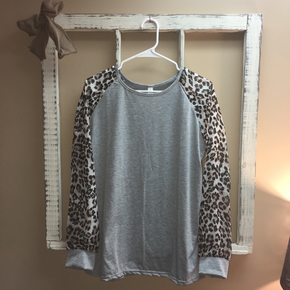 Leopard Print Sleeve Top