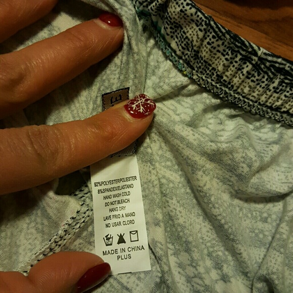 Plus Size Multi-Color Leggings - Picture 3 of 4