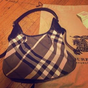 Burberry purse