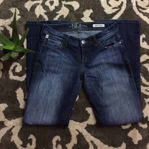 IT! Jeans dark wash size 27