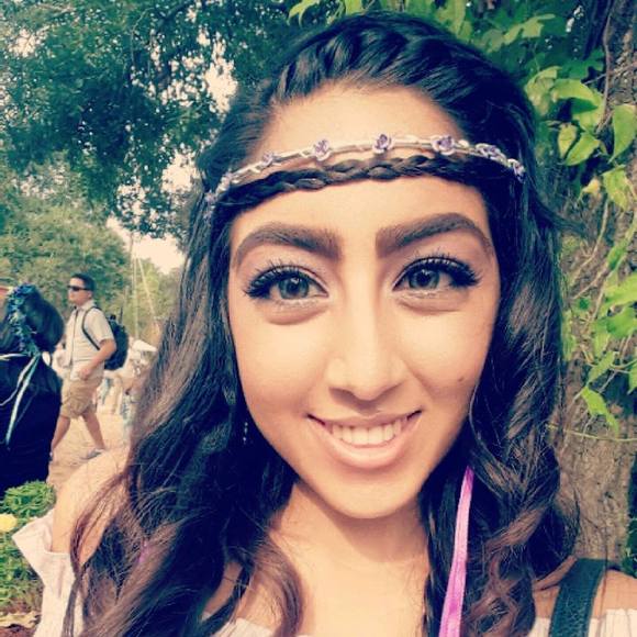 Meet your Posher, Priya