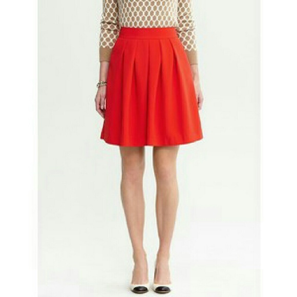 Pleated Fran Red Skirt Banana Republic