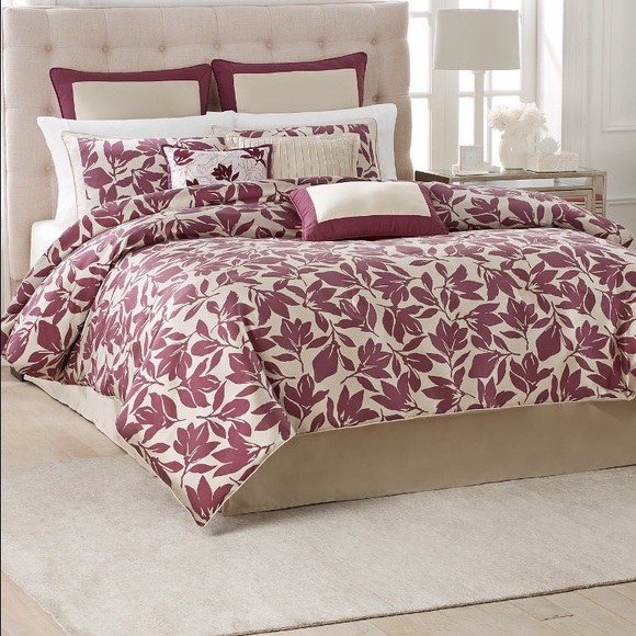 MARTHA STEWART LUXURY QUEEN COMFORTER SET