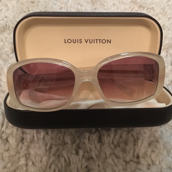 Louis Vuitton Women's sunglasses
