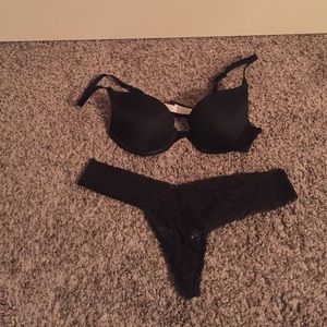 OFFER: BUNDLE 34A VS push up bra M thong