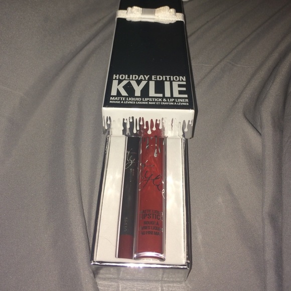 Kylie Cosmetics Merry lip kit
