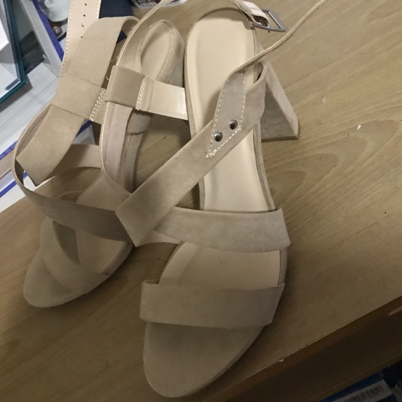 Q Platform/Highheels - Picture 2 of 3