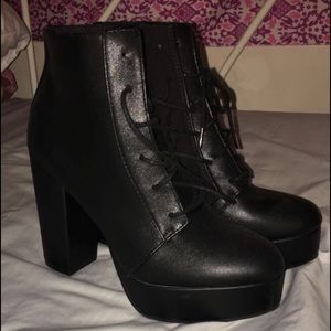 💖 Chunky Gothic Heeled Booties 💖