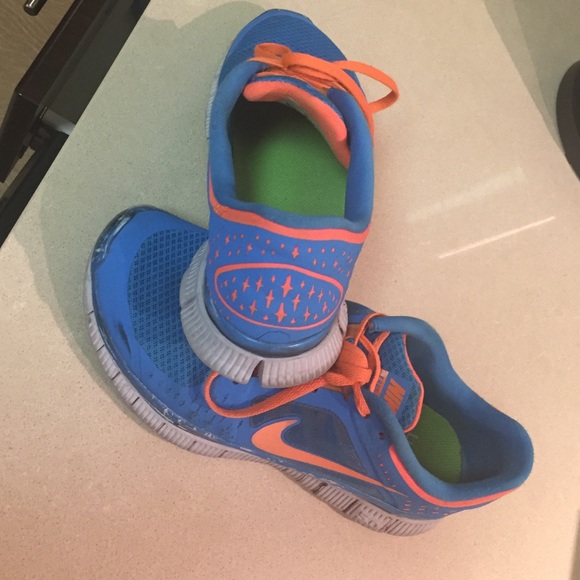 Nike running shoes - Picture 2 of 4