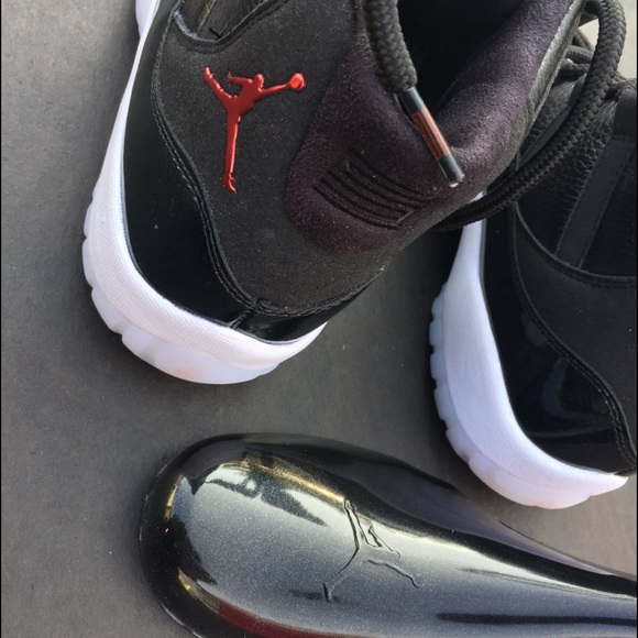 Authentic Jordan 11 72-10 - Picture 3 of 4