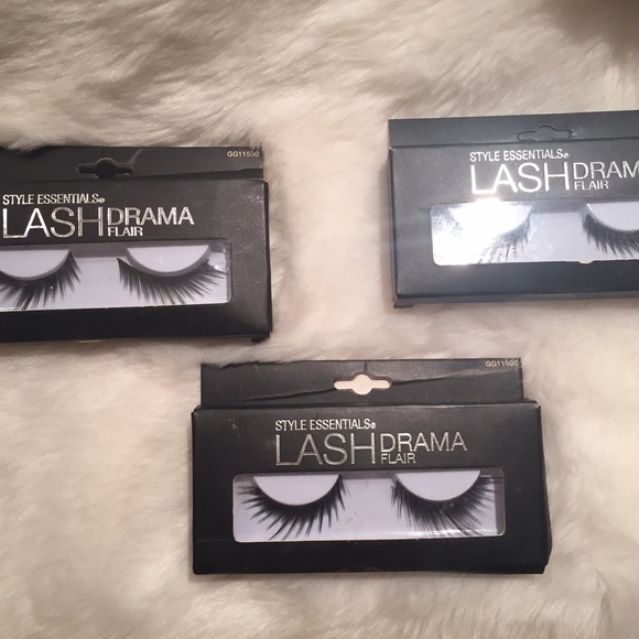 False eyelashes