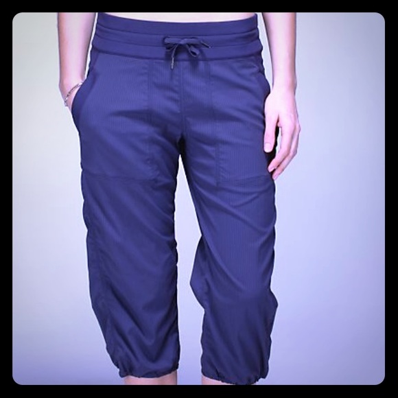 Lululemon charcoal grey studio drawstring 3quaters