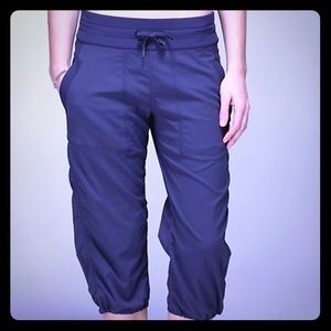 Lululemon charcoal grey studio drawstring 3quaters