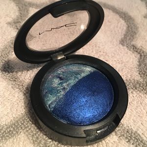 MAC mineralize eyeshadow in Sea & Sky