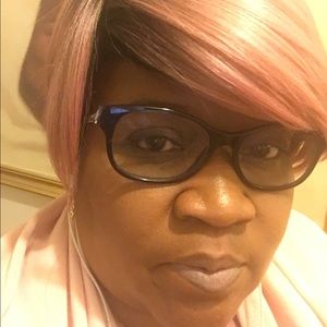 Meet your Posher, Felicia