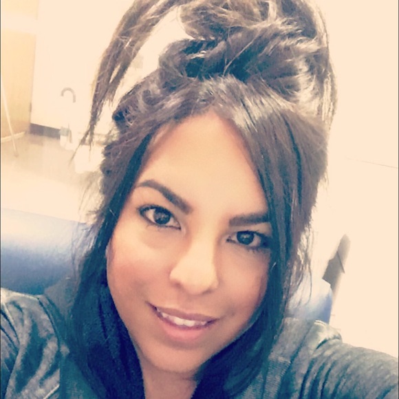 Meet your Posher, Nicole