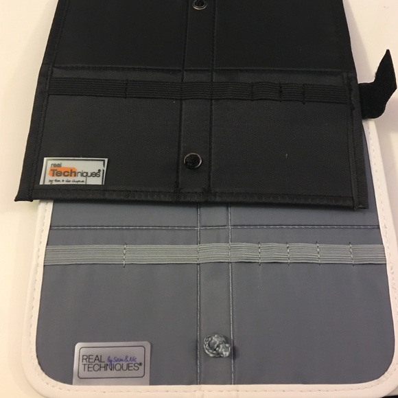 Real techniques - Picture 2 of 2