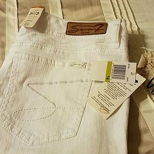 Seven7 White Flare Leg Jeans /smoke free home