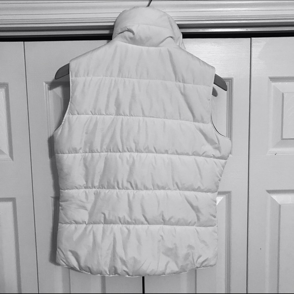 Winter White Puffer Vest - Picture 3 of 3