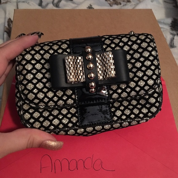 Crossbody clutch