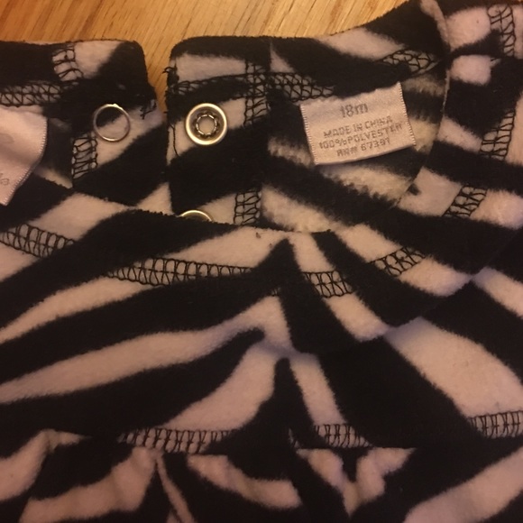 Zebra print sweatshirt... so cute❤❤ - Picture 2 of 3