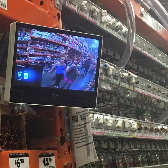 Meet your Posher, Holly