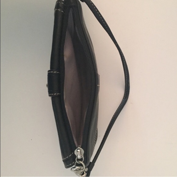 Coach leather wristlet | make an offer - Picture 2 of 4
