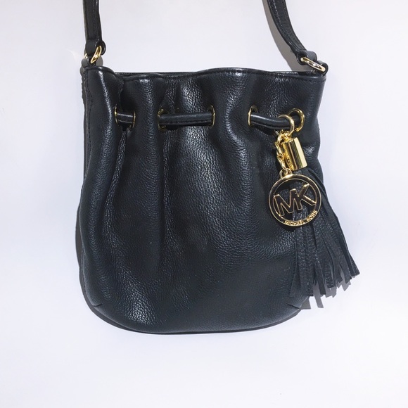 LIKE NEW Black Michael Kors Crossbody Bag