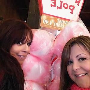 Meet your Posher, Laurie