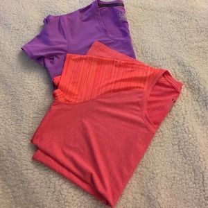 Under Armour fitted lavender and peach tops😍