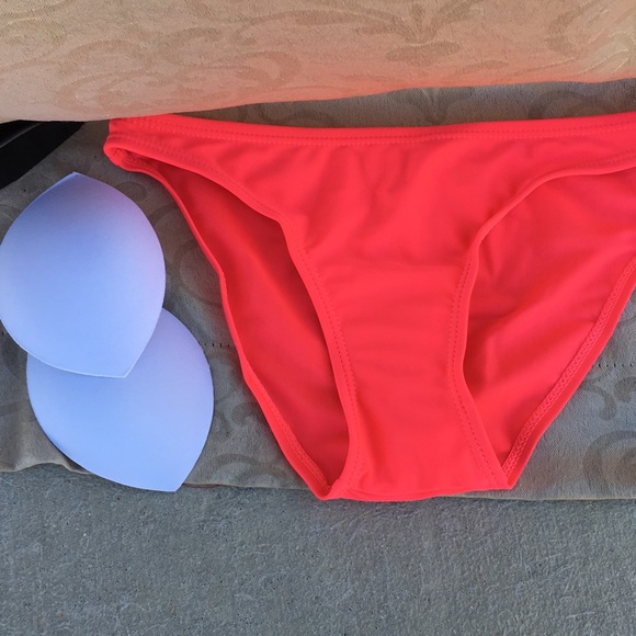 NWOT Neon pink bikini, never worn - Picture 3 of 4