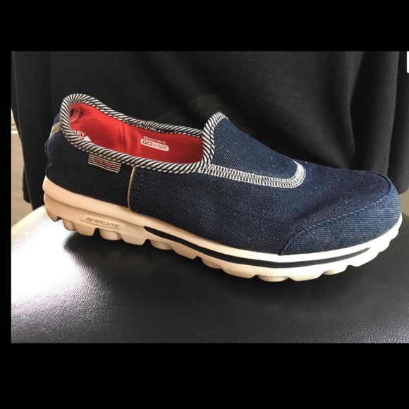 Skechers Go Walk Size 8
