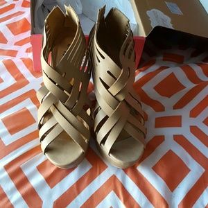 Tan Wedges