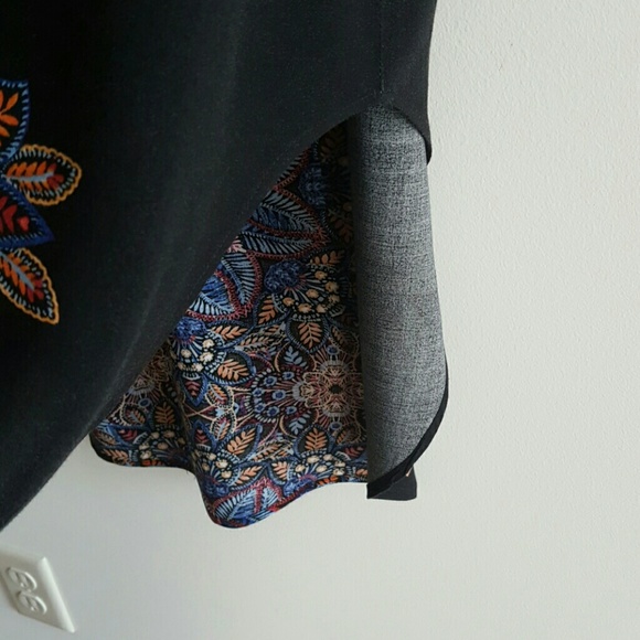 🔴SOLD🔴 Pattern Dress - Picture 2 of 3