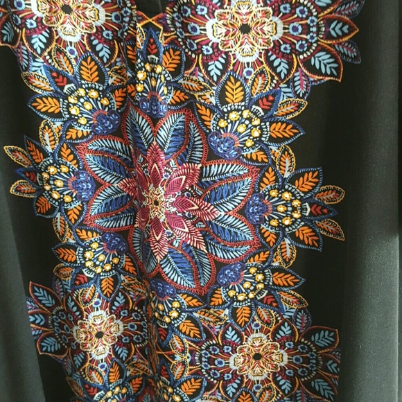 🔴SOLD🔴 Pattern Dress - Picture 3 of 3