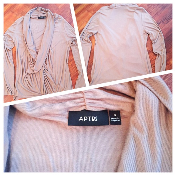 Apt 9. top - size small