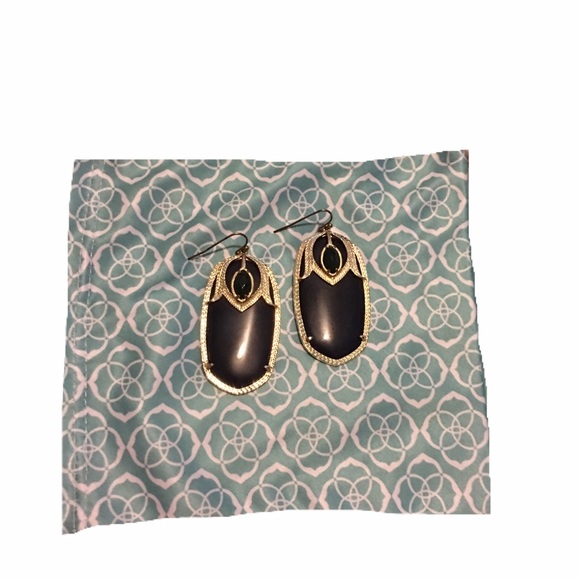 EUC Kendra Scott Darcy Earrings