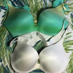 SET OF 2 Victoria secret 34D push up bras