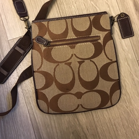 Coach Cross Body - Picture 3 of 3