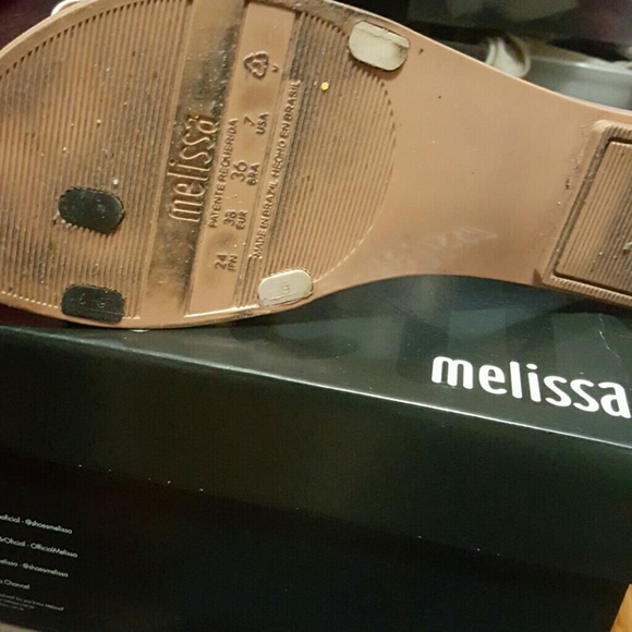 Authentic Meliisa Sandels - Picture 2 of 3
