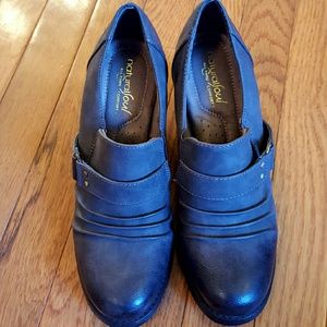 NaturalSoul Distressed Ankle Boots