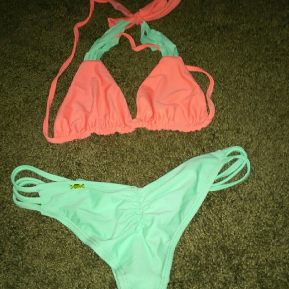 Kandy wrappers suit - Picture 1 of 2