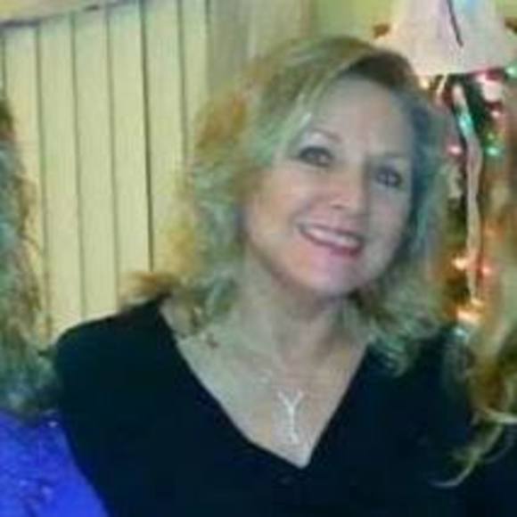 Meet your Posher, Donna castelin